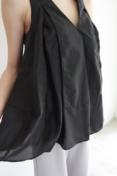 roberto collina black pleats sleeveless TOPS
