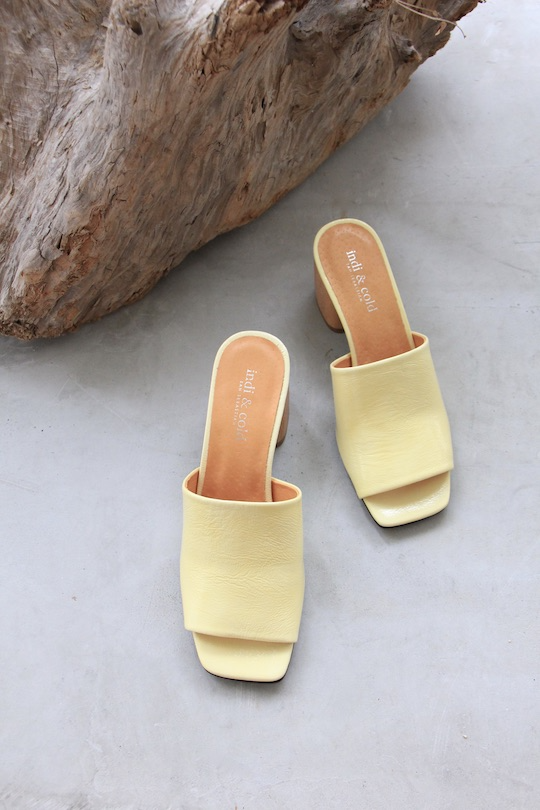 indi&cold Yellow sandals