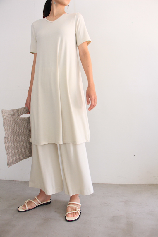 by basic long T-shirt off white