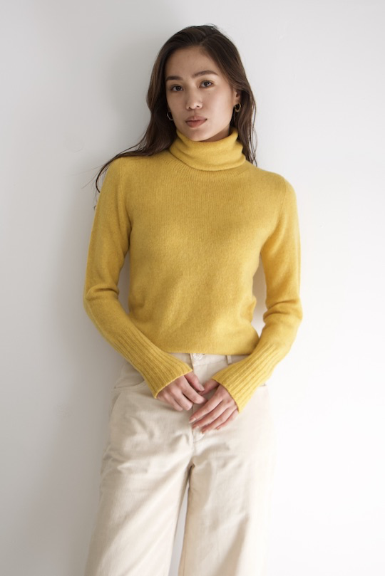 roberto collina yellow turtle knit