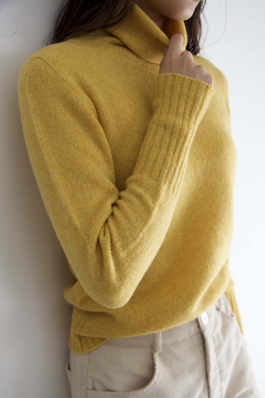 roberto collina yellow turtle knit