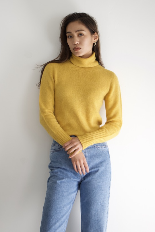 roberto collina yellow turtle knit