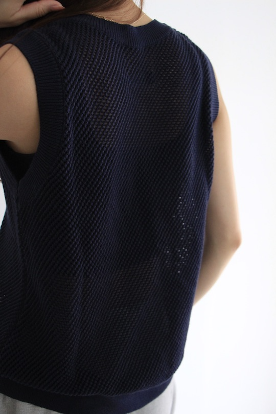 mila.vert knitted mesh sleeveless tops -navy-