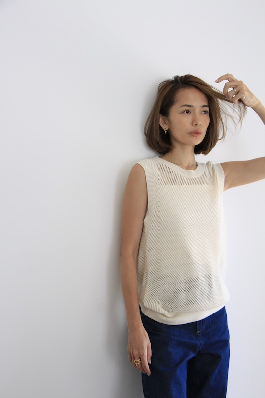 mila.vert knitted mesh sleeveless tops -white-