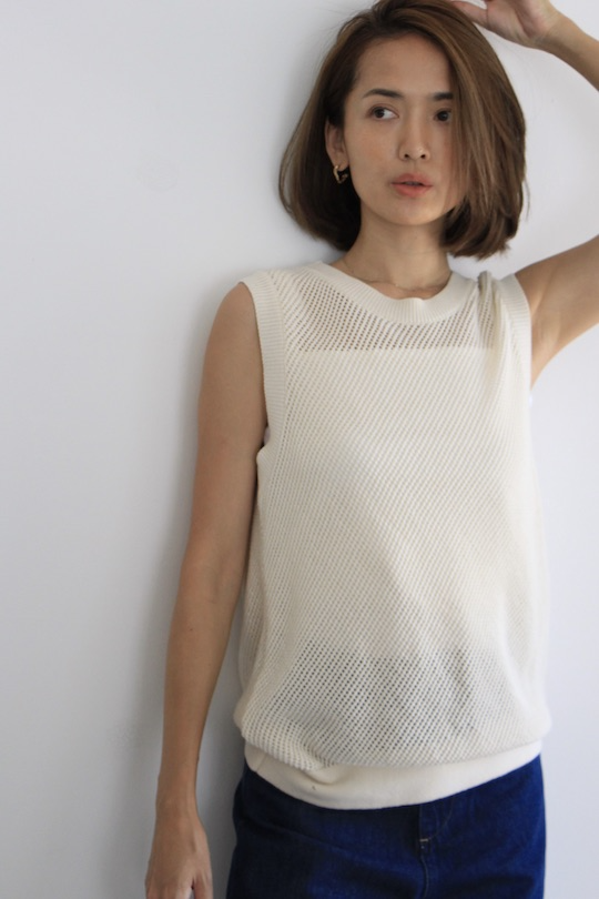 mila.vert knitted mesh sleeveless tops -white-