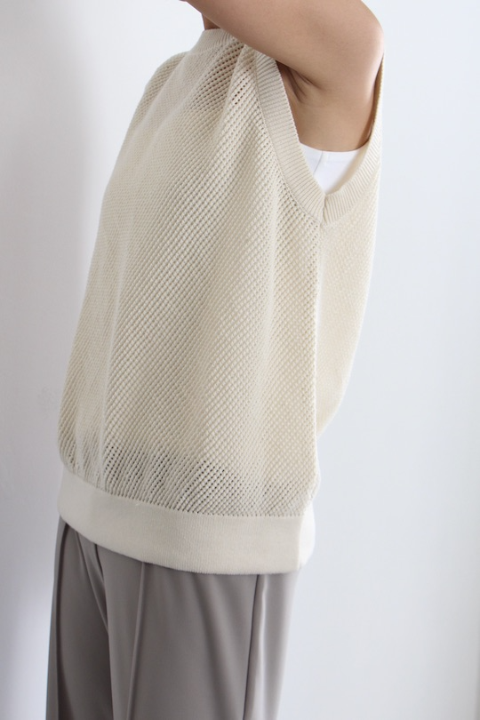 mila.vert knitted mesh sleeveless tops -white-