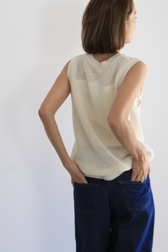 mila.vert knitted mesh sleeveless tops -white-