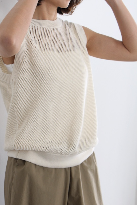 mila.vert knitted mesh sleeveless tops -white-