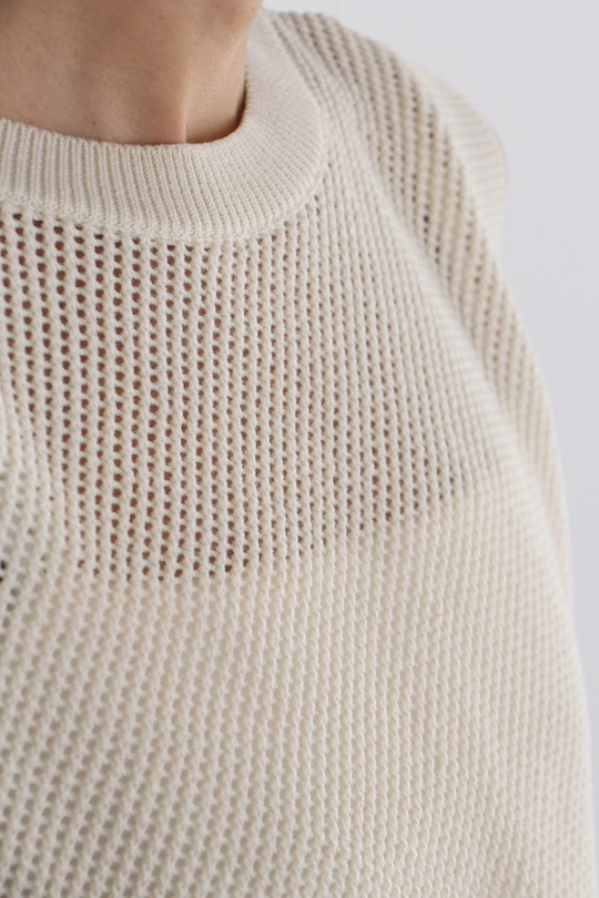 mila.vert knitted mesh sleeveless tops -white-