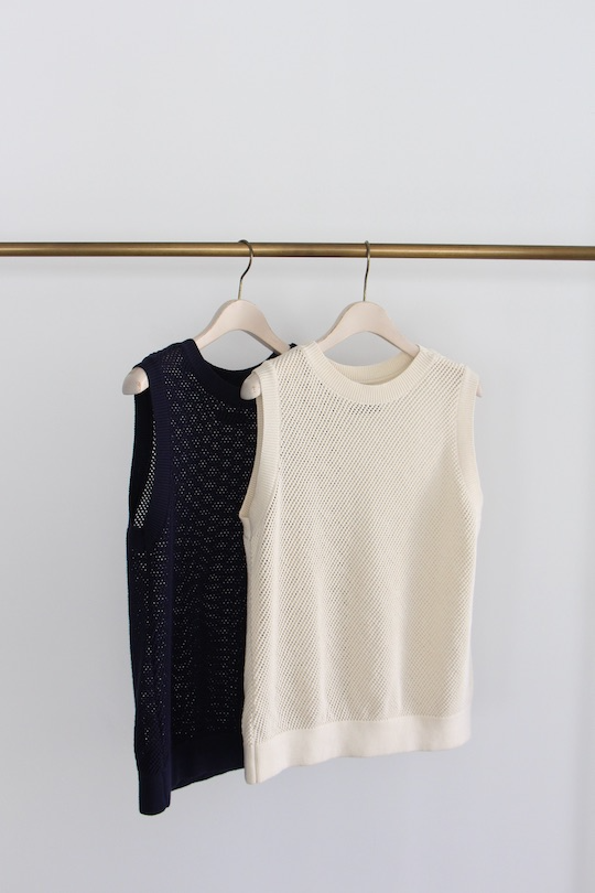 mila.vert knitted mesh sleeveless tops -white-