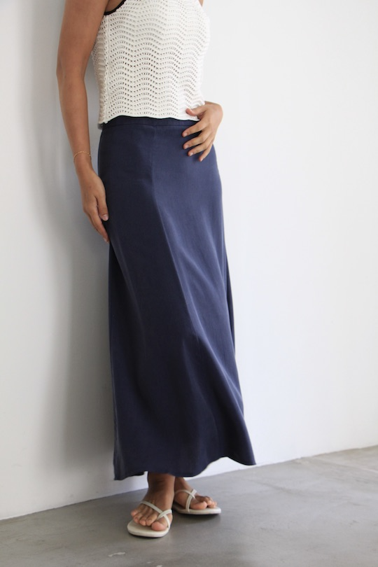 SUITE13LAB BORNEO SKIRT -NAVY-