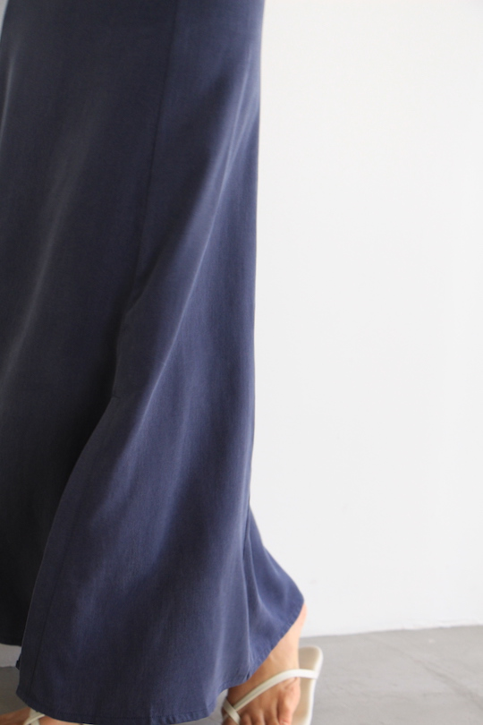 SUITE13LAB BORNEO SKIRT -NAVY-