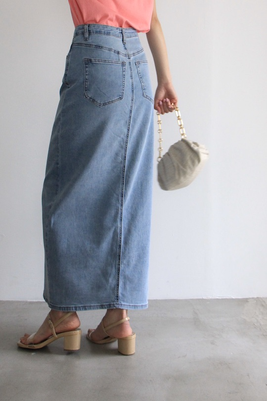 MY ESSENTIAL WARDROBE light blue slit denim SK