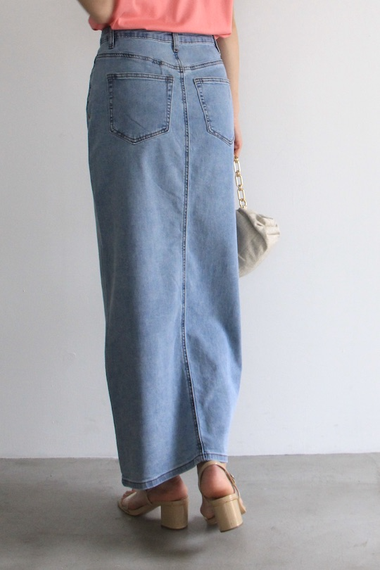 MY ESSENTIAL WARDROBE light blue slit denim SK