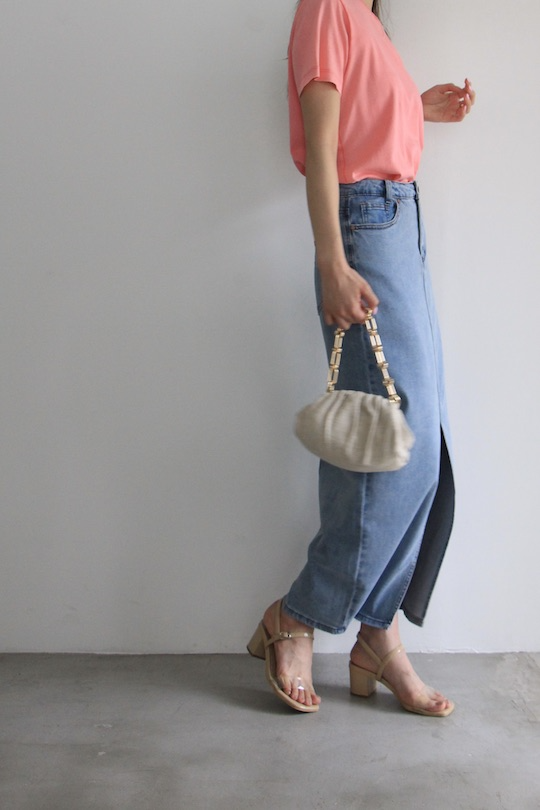 MY ESSENTIAL WARDROBE light blue slit denim SK