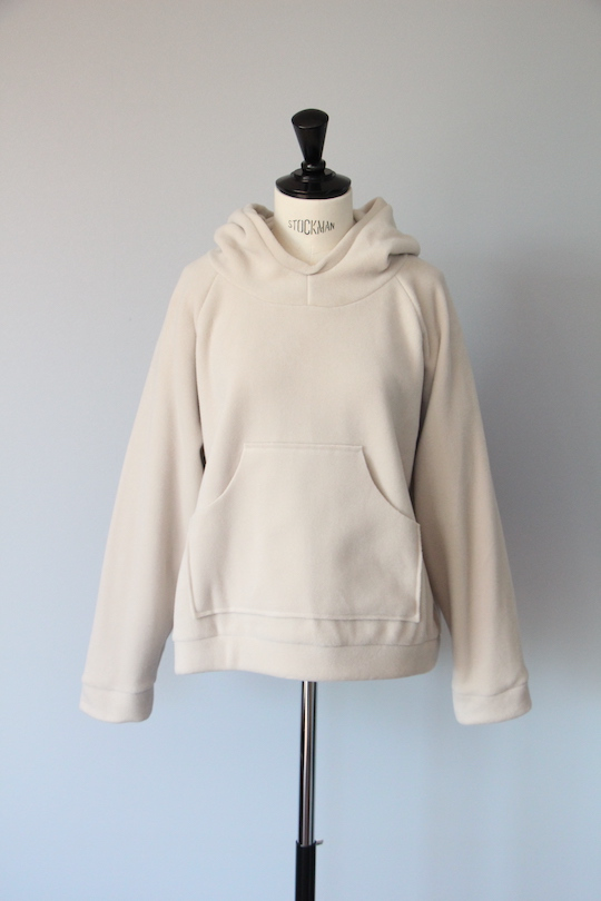 <img class='new_mark_img1' src='https://img.shop-pro.jp/img/new/icons54.gif' style='border:none;display:inline;margin:0px;padding:0px;width:auto;' />HENRITTEE STEFFENSEN fleece hoodie -white-