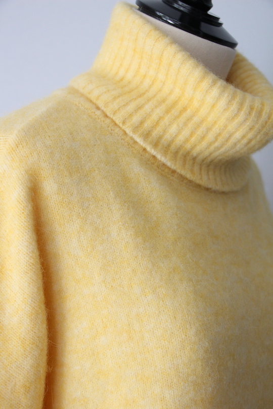 RITA ROW yellow turtle knit