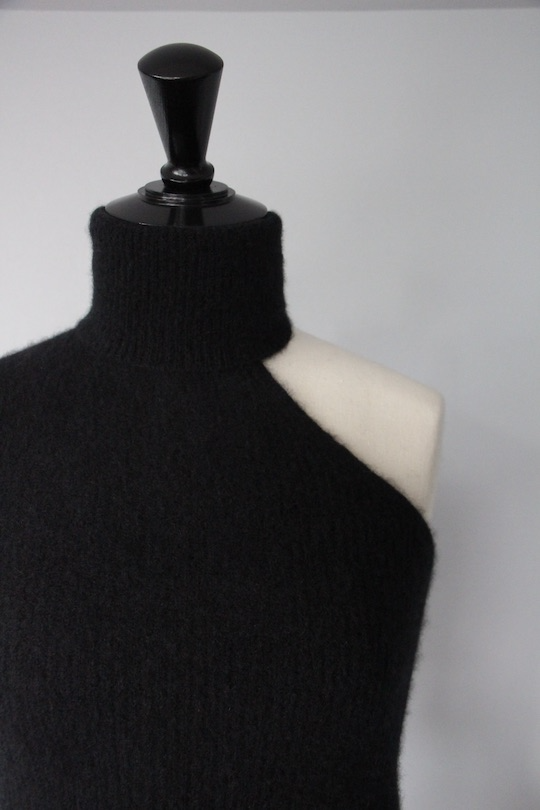 roberto collina asymmetric turtle knit