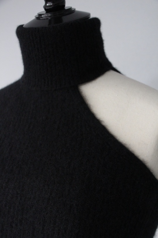 roberto collina asymmetric turtle knit