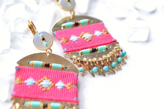 SATELLITE Gold plate×pink nativedesign earrings