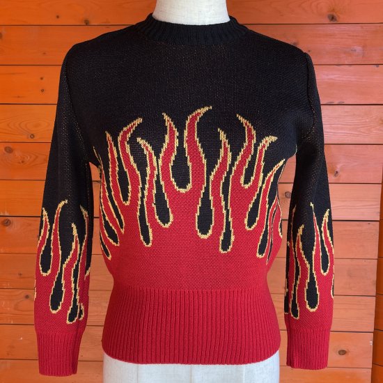 <img class='new_mark_img1' src='https://img.shop-pro.jp/img/new/icons56.gif' style='border:none;display:inline;margin:0px;padding:0px;width:auto;' />Psycho Apparel Girls on Fire Sweater in Black