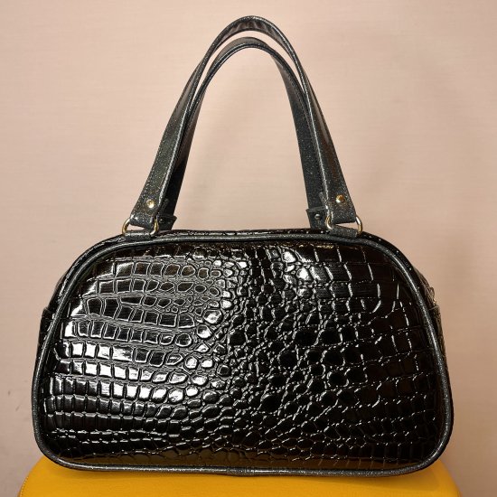 <img class='new_mark_img1' src='https://img.shop-pro.jp/img/new/icons16.gif' style='border:none;display:inline;margin:0px;padding:0px;width:auto;' />Psycho Apparel Kustom Bag Hand bag type Crocodile Series in Spider Black