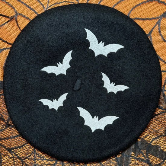 <img class='new_mark_img1' src='https://img.shop-pro.jp/img/new/icons15.gif' style='border:none;display:inline;margin:0px;padding:0px;width:auto;' />Psycho Apparel The Bats Beret