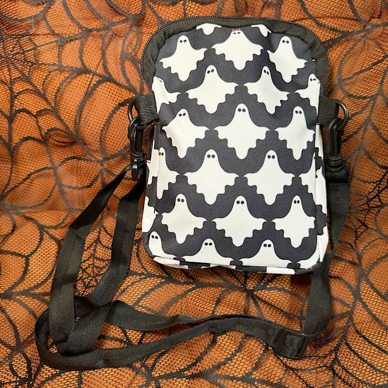 <img class='new_mark_img1' src='https://img.shop-pro.jp/img/new/icons15.gif' style='border:none;display:inline;margin:0px;padding:0px;width:auto;' />Psycho Apparel  Mr. and Ms. BOO Cross body bag