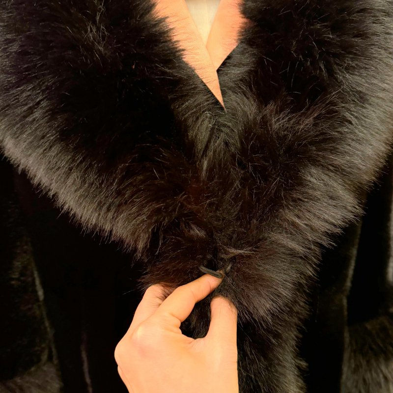 <img class='new_mark_img1' src='https://img.shop-pro.jp/img/new/icons15.gif' style='border:none;display:inline;margin:0px;padding:0px;width:auto;' />Marlene faux Fur Coat