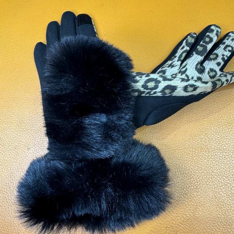 <img class='new_mark_img1' src='https://img.shop-pro.jp/img/new/icons15.gif' style='border:none;display:inline;margin:0px;padding:0px;width:auto;' />Leopard Fur gloves