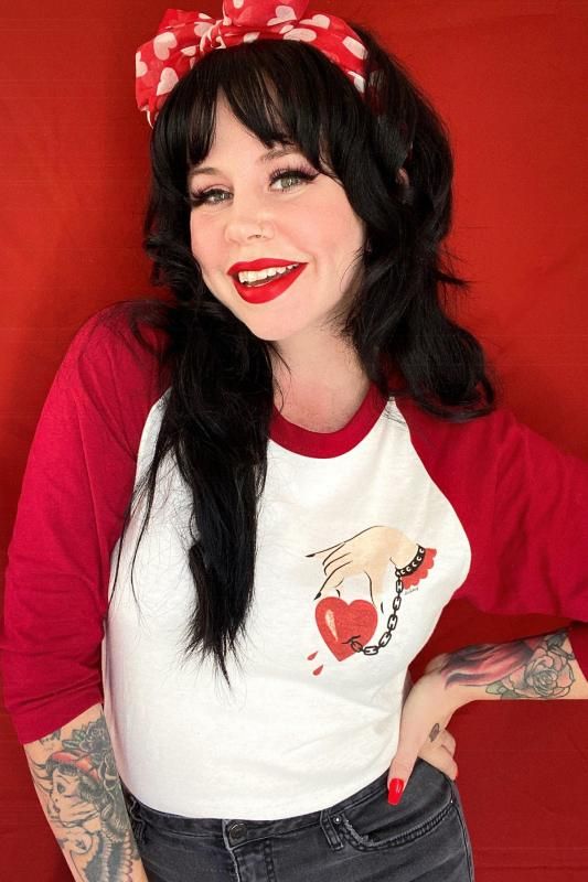 Mischief Made CAPTIVE HEART UNISEX RAGLAN TEE IN NATURAL / RED