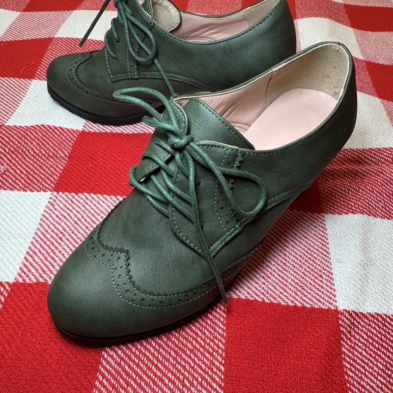 Vintage Lady Heels in Green