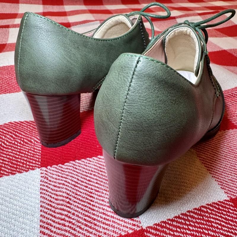 Vintage Lady Heels in Green