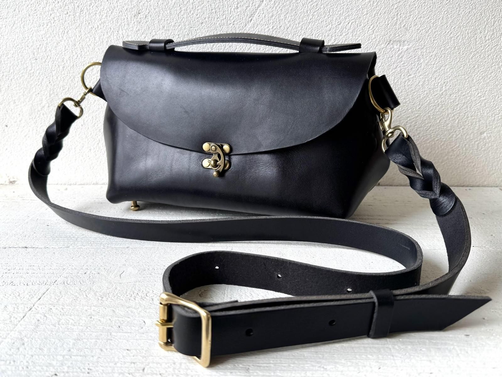 ヌメ革ショルダーポーチ | fave L | 国産 - カレイドスコヲプ