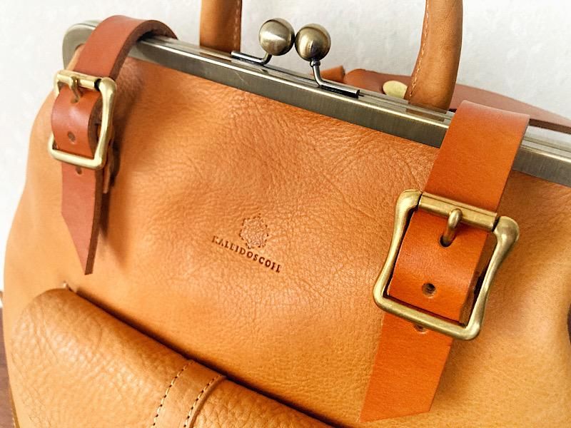 栃木レザー製がまぐちヌメ革リュックサック「ruotare」M（キャメル）