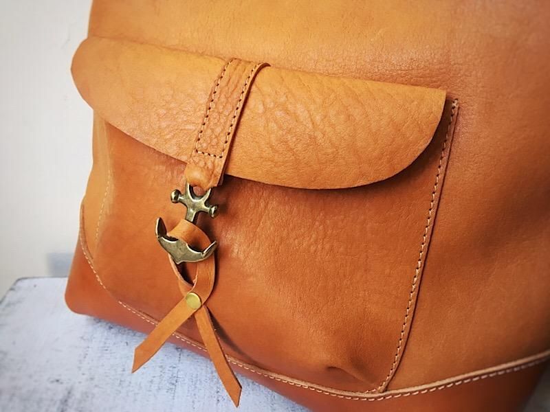 栃木レザー製がまぐちヌメ革リュックサック「ruotare」M(キャメル) 栃木レザー製がまぐちヌメ革リュックサック「ruotare」M(キャメル)