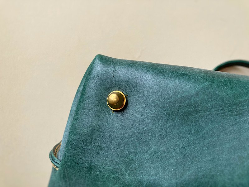 【受注製作（納期約1～2ヶ月】ロロマレザーのバイカラートートバッグ（プルーニャ×ボトルグリーン） - handmade order leathers  KALEIDOSCOPE