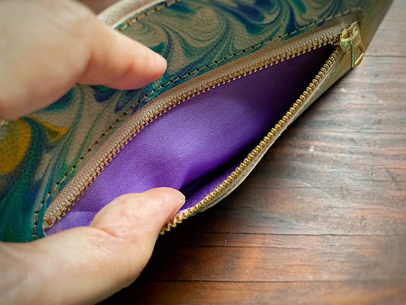 マーブル染め革のカード6枚収納長財布『smart』