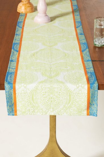 Nifty Jacquard Table Runner - 【アンソロポロジー/ANTHROPOLOGIE専門店】　アンジのお部屋