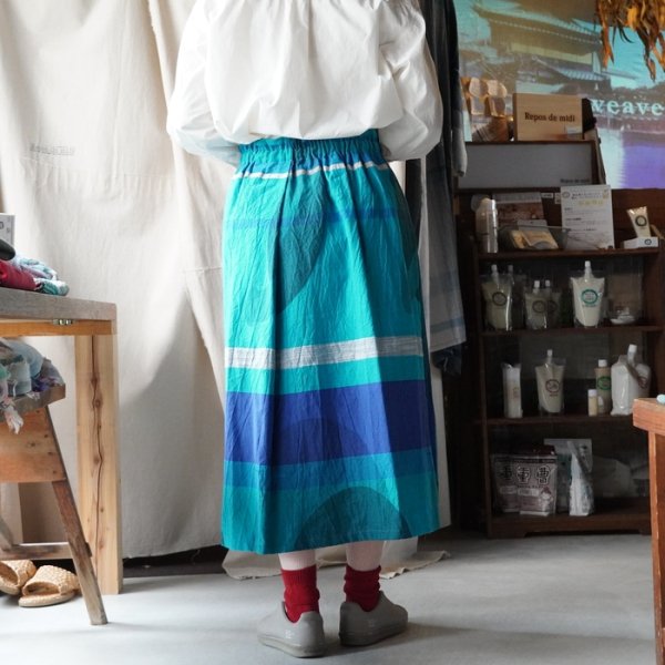 スカート丈78cmタマキニイメ　グリーン系のコットンポワンスカート