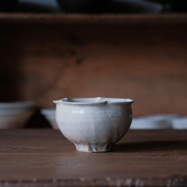 錆陶花器 砥部焼 陶房遊 輪花リム鉢(小) 錆青 ¥2,860 大人の焼き物