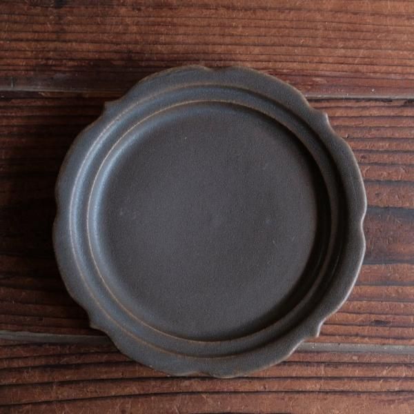 古谷製陶所】サビ釉 彫刻皿(8寸/7寸/6寸)