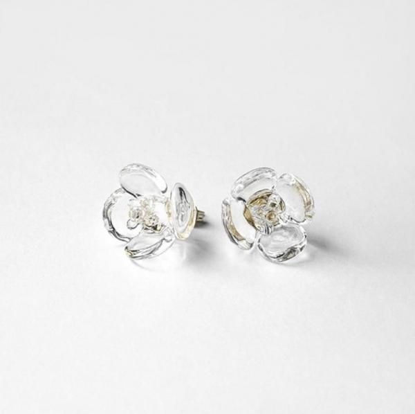 HARIO Lampwork Factory】 ピアス ツバキ クリア ーPlantsー