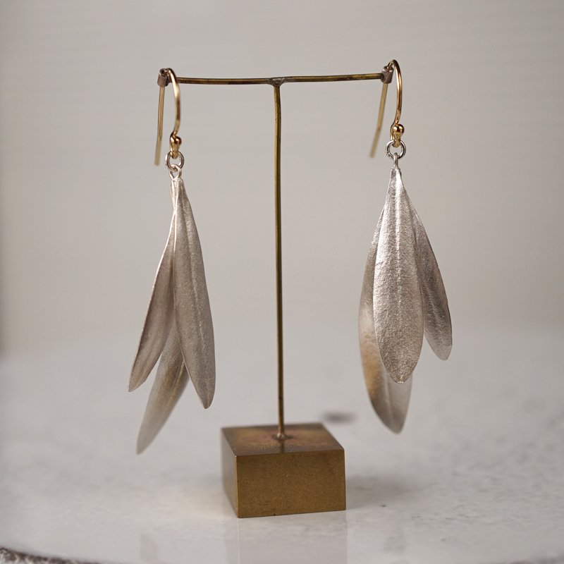 Olive leaves earrings - Atelier Simo online | Handmade fine jewelry