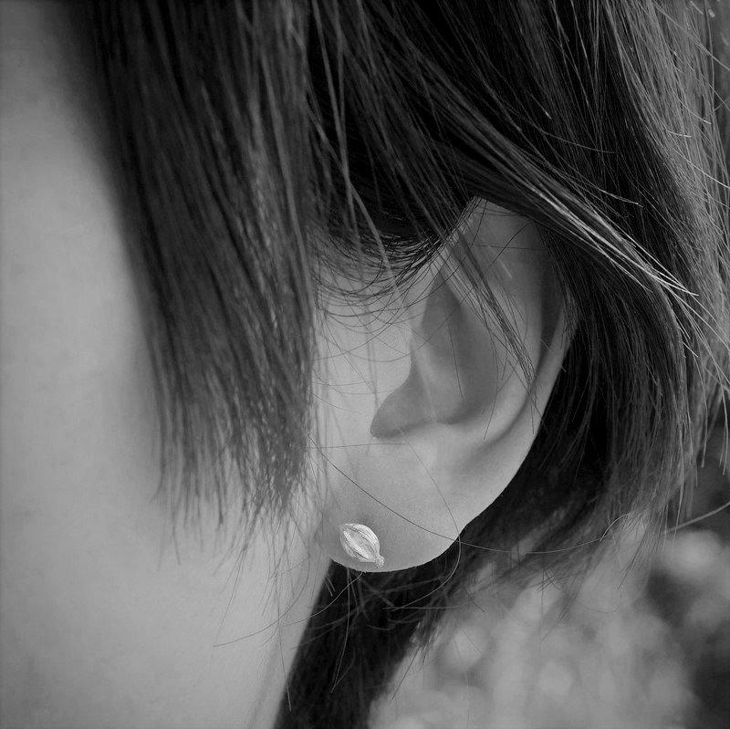 Currant earrings