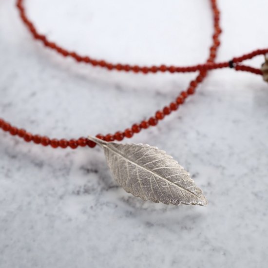 Elm small leaf necklace