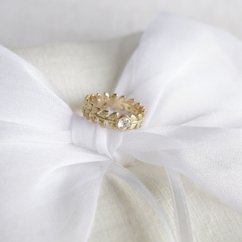 K18 Diamond rose leaf ring