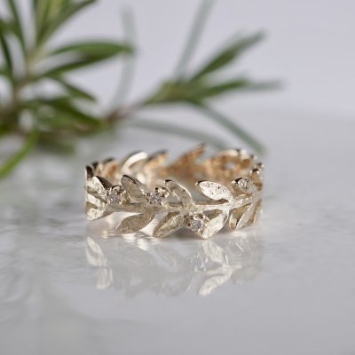 Olive leaf diamond ring　