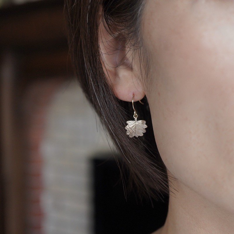 Barnet leaf earrings
