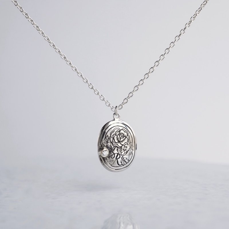 Initial necklace [R]